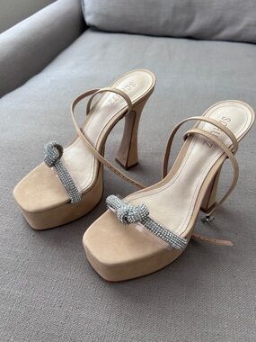 SCHUTZ Peaky Platform Heeled Sandals
